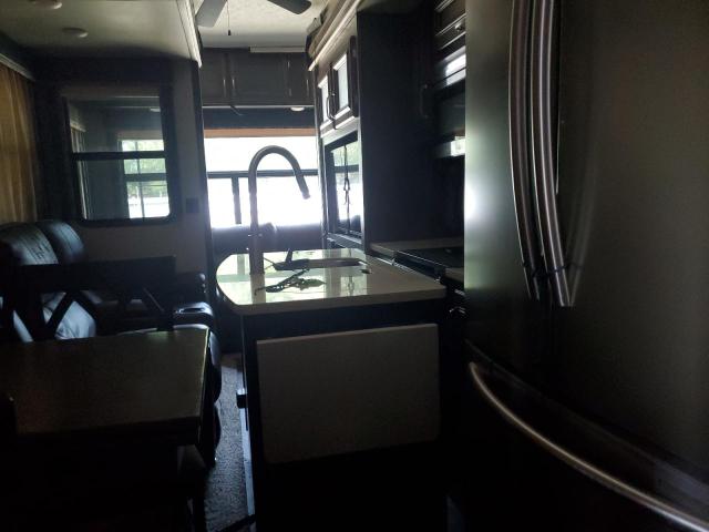 4YDF38520JA741963 - 2018 KEYSTONE MONTANA TAN photo 6