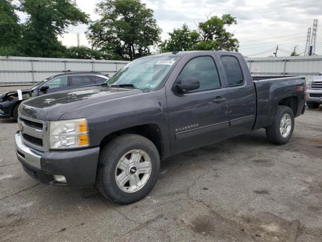 1GCRKSE31BZ311449 - 2011 CHEVROLET SILVERADO K1500 LT GRAY photo 1