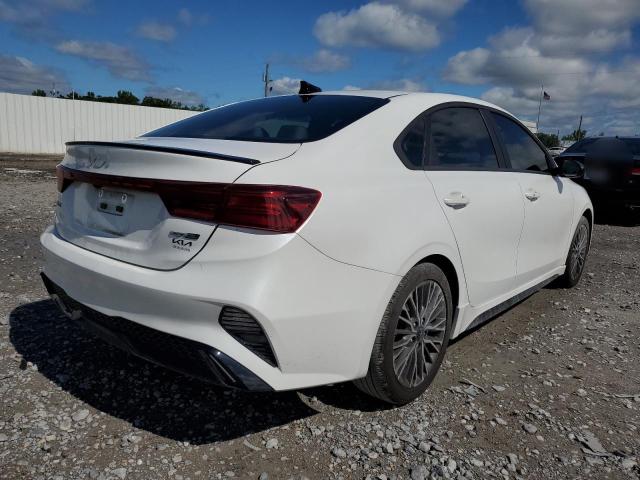 3KPF54AD1NE506407 - 2022 KIA FORTE GT LINE WHITE photo 3