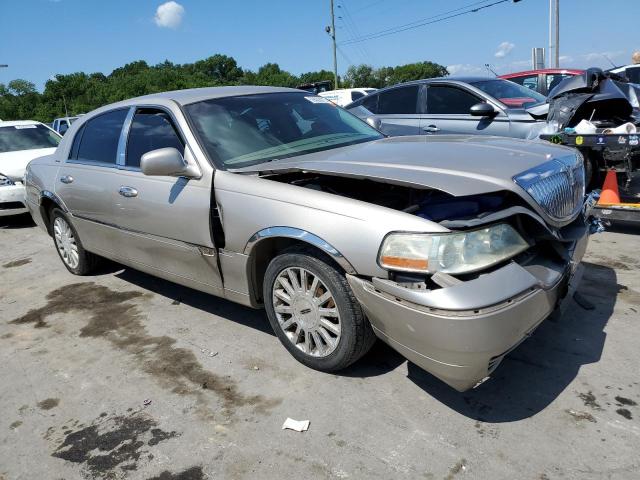 1LNHM81W93Y636460 - 2003 LINCOLN TOWN CAR EXECUTIVE TAN photo 4