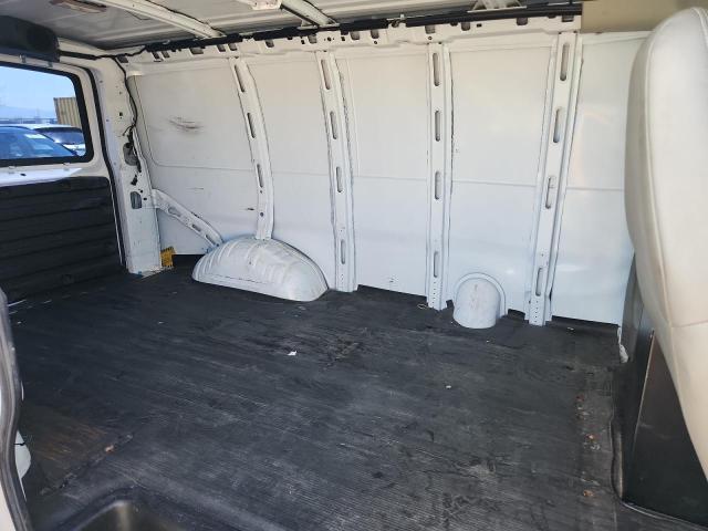 1GCFG15X571161353 - 2007 CHEVROLET EXPRESS G1 WHITE photo 11