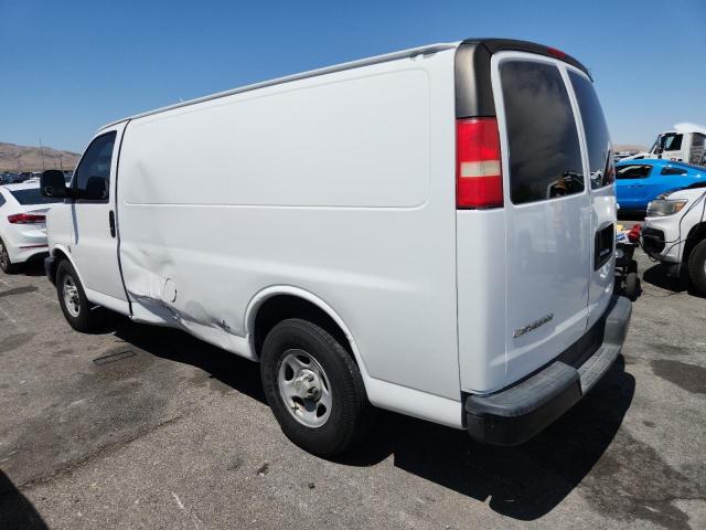 1GCFG15X571161353 - 2007 CHEVROLET EXPRESS G1 WHITE photo 2