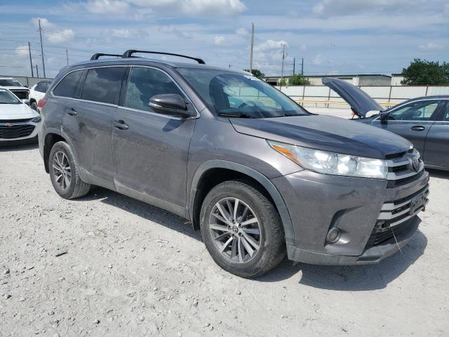 5TDKZRFH1KS554714 - 2019 TOYOTA HIGHLANDER SE GRAY photo 4