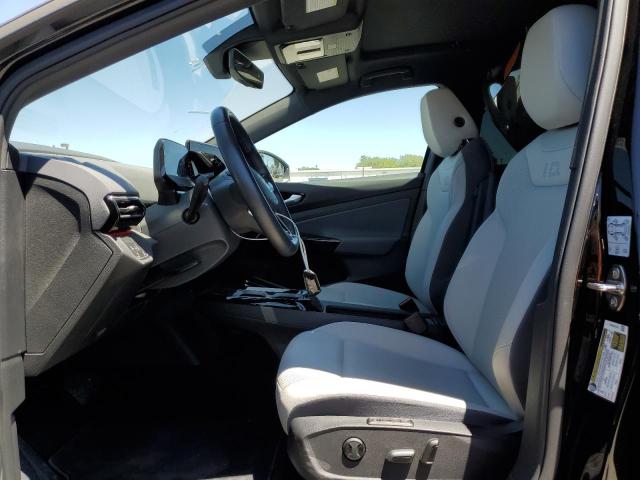 WVGTMPE27MP055901 - 2021 VOLKSWAGEN ID.4 PRO S შავი ფოტო 7