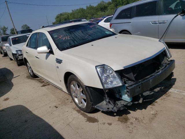 1G6DZ67A680160004 - 2008 CADILLAC STS WHITE photo 4