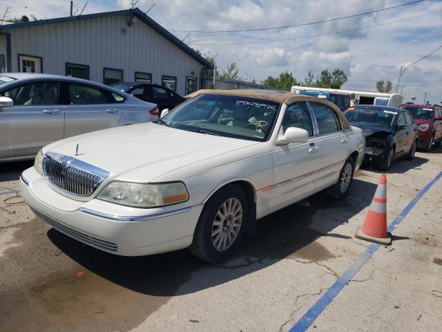 1LNHM82W33Y704394 - 2003 LINCOLN TOWN CAR SIGNATURE WHITE photo 1