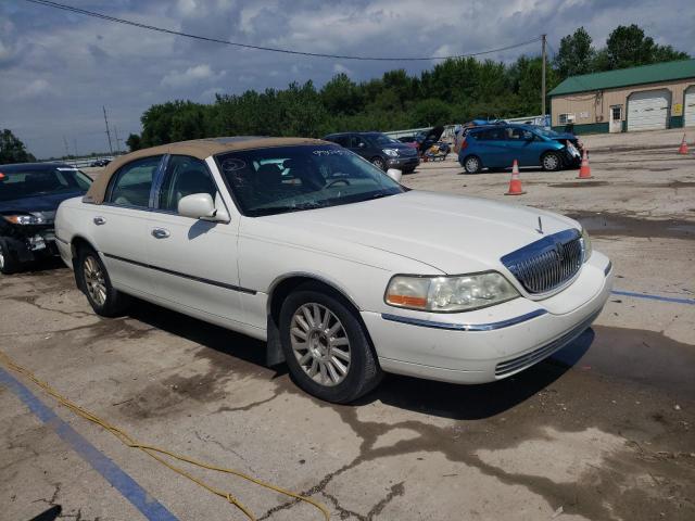 1LNHM82W33Y704394 - 2003 LINCOLN TOWN CAR SIGNATURE WHITE photo 4