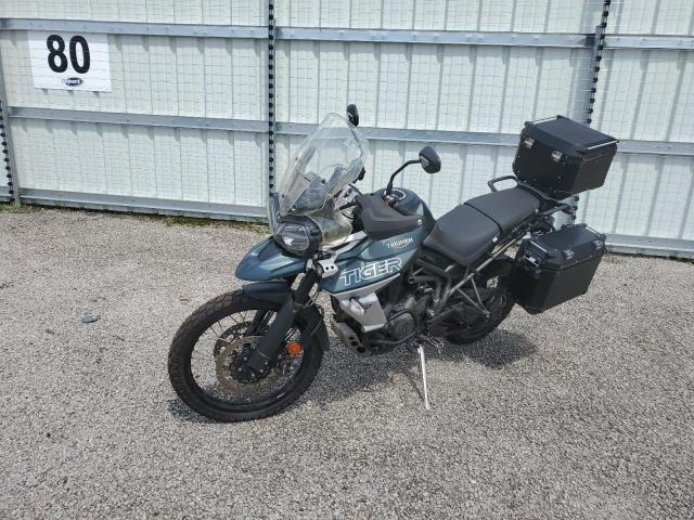 SMTE09BF1JT871468 - 2018 TRIUMPH MOTORCYCLE TIGER 800 XCA GREEN photo 2