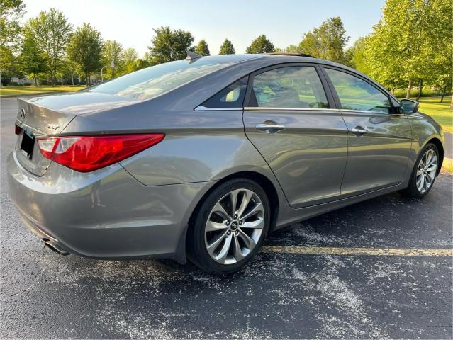 5NPEC4AB8DH649588 - 2013 HYUNDAI SONATA SE GRAY photo 4