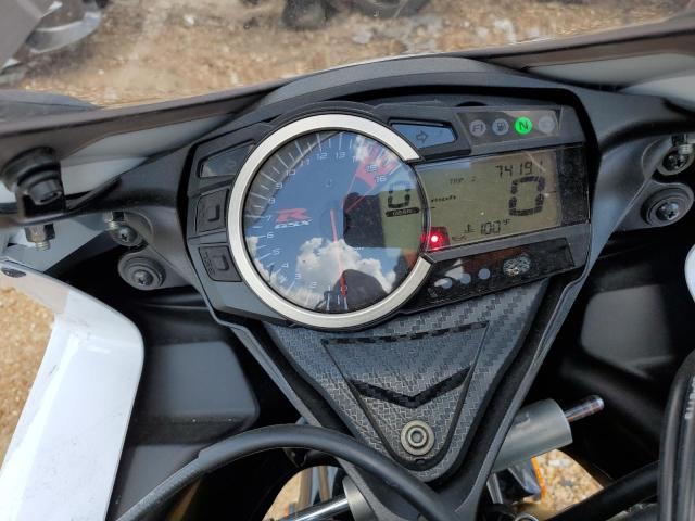 JS1GR7MA7H2101143 - 2017 SUZUKI GSX-R750 WHITE photo 8