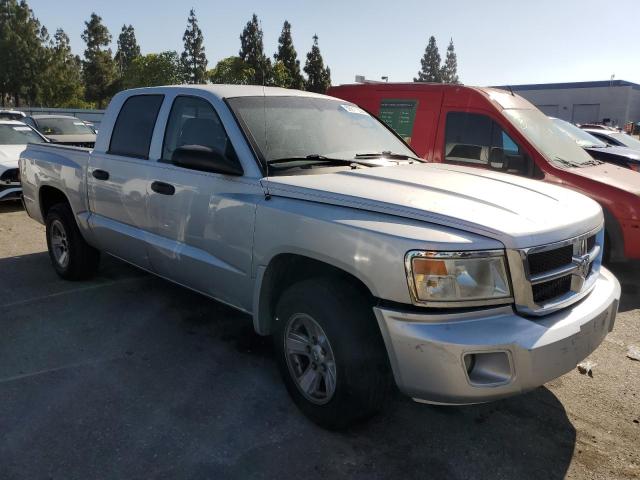 1D7HE48N28S560300 - 2008 DODGE DAKOTA QUAD SLT SILVER photo 4