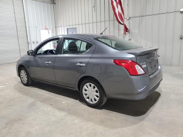 3N1CN7AP9HL885691 - 2017 NISSAN VERSA S GRAY photo 2