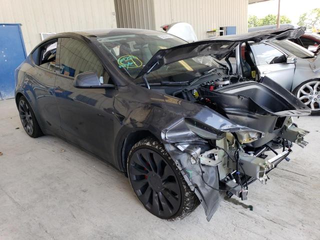 7SAYGDEF5NF373775 - 2022 TESLA MODEL Y GRAY photo 4