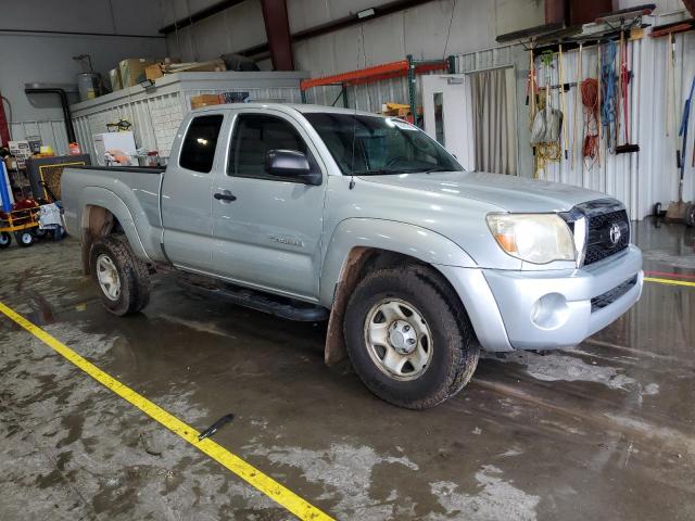 5TETU4GN2AZ743190 - 2010 TOYOTA TACOMA PRERUNNER ACCESS CAB SILVER photo 4