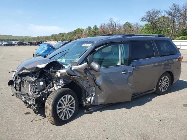 2016 TOYOTA SIENNA XLE, null