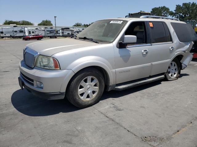 5LMFU27555LJ22198 - 2005 LINCOLN NAVIGATOR SILVER photo 1