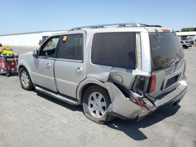 5LMFU27555LJ22198 - 2005 LINCOLN NAVIGATOR SILVER photo 2
