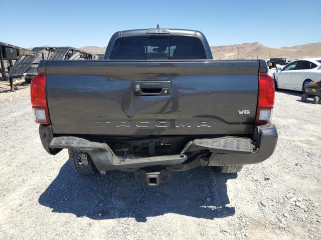 3TMBZ5DN2JM017219 - 2018 TOYOTA TACOMA DOUBLE CAB GRAY photo 6