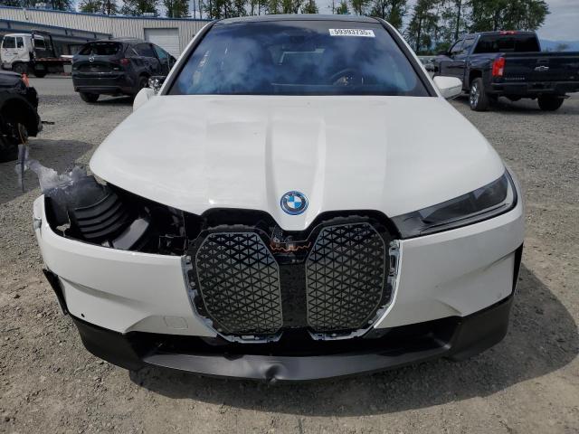 WB523CF08SCU76843 - 2025 BMW IX XDRIVE50 WHITE photo 5
