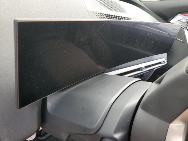 WB523CF08SCU76843 - 2025 BMW IX XDRIVE50 WHITE photo 9