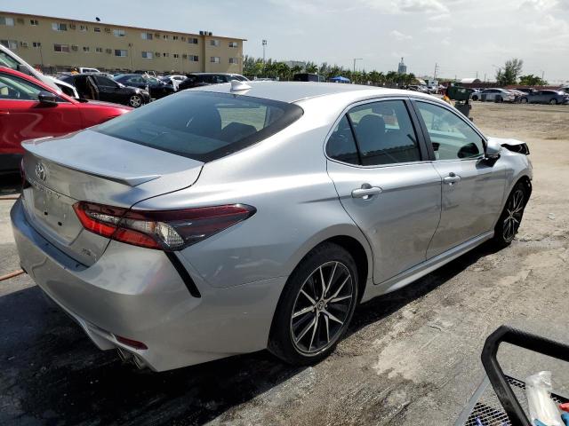 4T1G11AK0PU769310 - 2023 TOYOTA CAMRY SE NIGHT SHADE SILVER photo 3