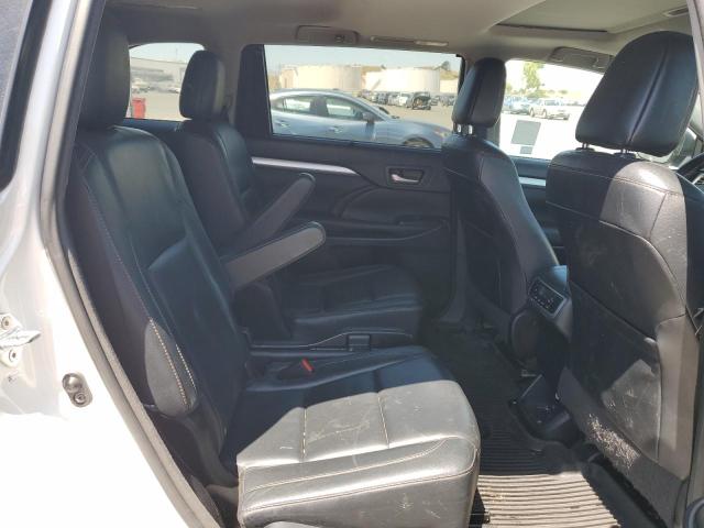 5TDJKRFH2GS349927 - 2016 TOYOTA HIGHLANDER XLE WHITE photo 11