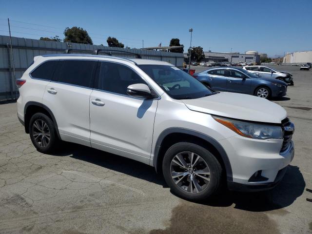 5TDJKRFH2GS349927 - 2016 TOYOTA HIGHLANDER XLE WHITE photo 4