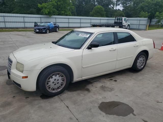 2005 CHRYSLER 300, 