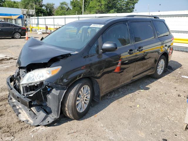 2012 TOYOTA SIENNA XLE, null