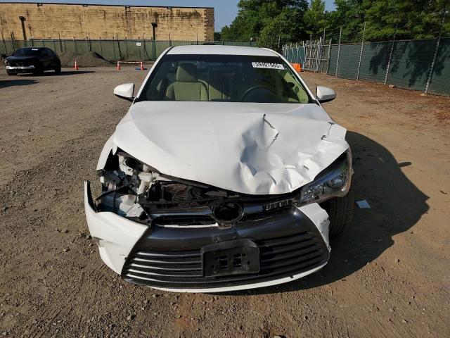 4T1BF1FK1GU193702 - 2016 TOYOTA CAMRY LE WHITE photo 5