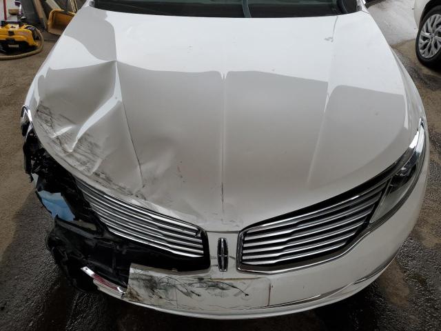 3LN6L2G94GR602827 - 2016 LINCOLN MKZ WHITE photo 11