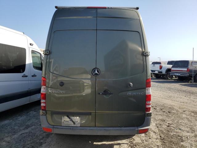 WD3PE7CC9B5510085 - 2011 MERCEDES-BENZ SPRINTER 2500 GREEN photo 6