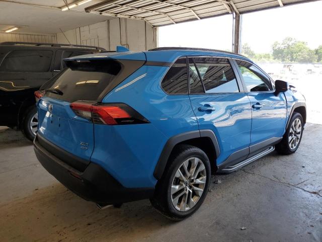 JTMA1RFV0KD504603 - 2019 TOYOTA RAV4 XLE PREMIUM BLUE photo 3