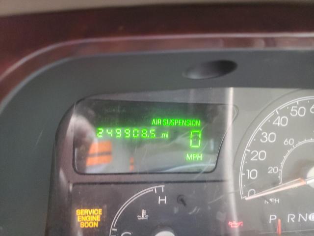 1LNHM81WX4Y659621 - 2004 LINCOLN TOWN CAR EXECUTIVE BEIGE photo 8