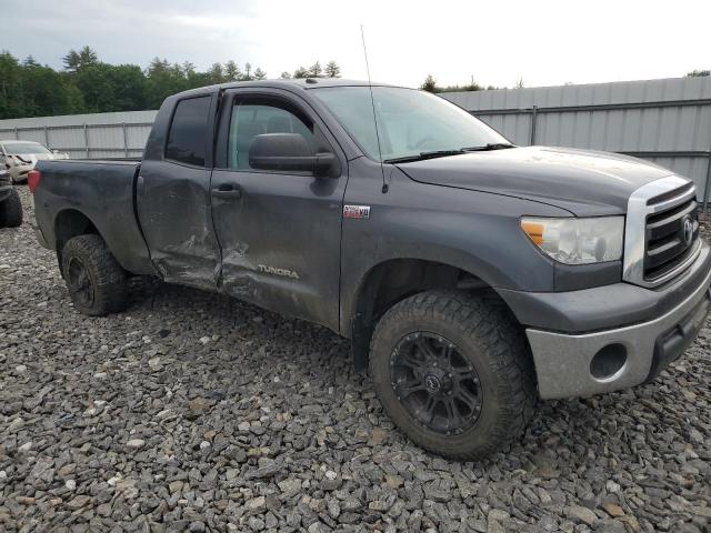 5TFUY5F13BX180138 - 2011 TOYOTA TUNDRA DOUBLE CAB SR5 CHARCOAL photo 4