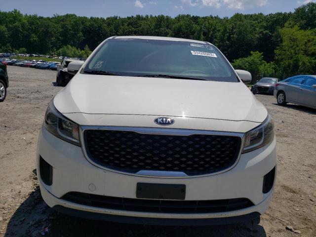 KNDMA5C18G6108700 - 2016 KIA SEDONA L WHITE photo 5