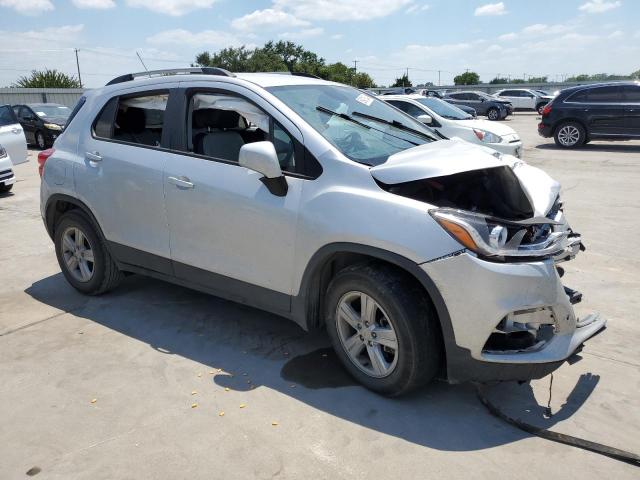 KL7CJLSBXMB329001 - 2021 CHEVROLET TRAX 1LT SILVER photo 4