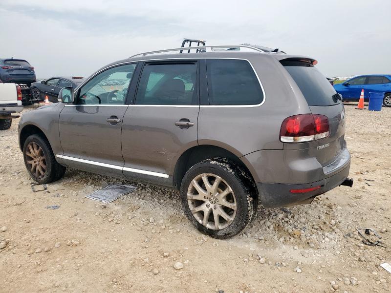 WVGBF7A97AD000788 - 2010 VOLKSWAGEN TOUAREG V6 GRAY photo 2