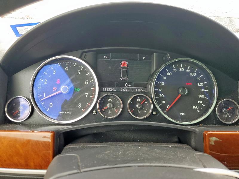 WVGBF7A97AD000788 - 2010 VOLKSWAGEN TOUAREG V6 GRAY photo 9