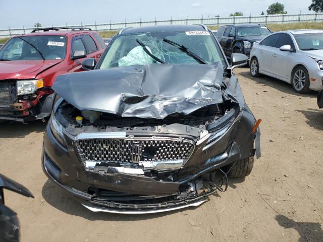 5LMCJ2D9XKUL29940 - 2019 LINCOLN MKC SELECT Grau Foto 5