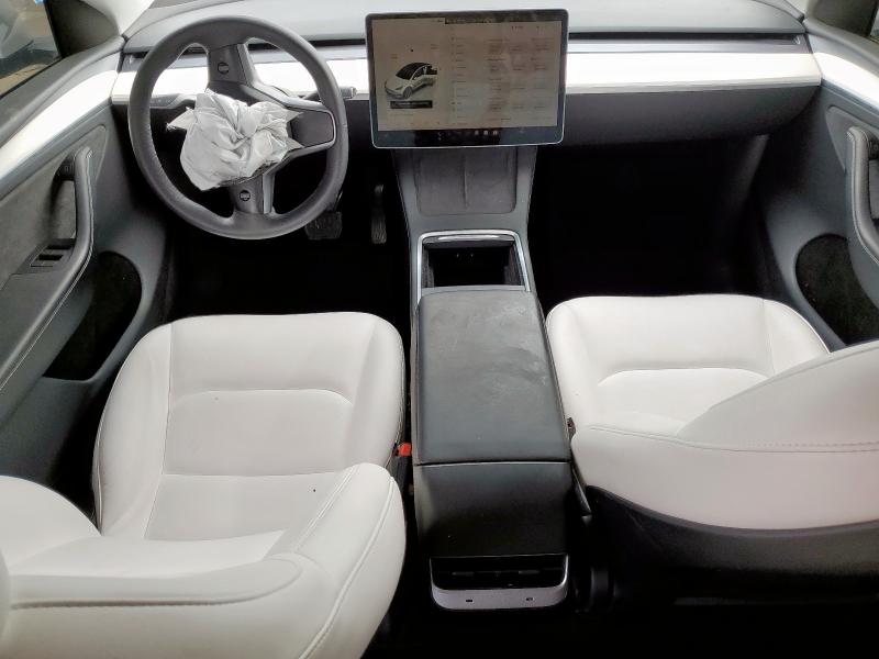 7SAYGDEE7RA277673 - 2024 TESLA MODEL Y WHITE photo 8