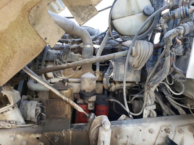 1M2P264C81M032832 - 2001 MACK 600 RD600 WHITE photo 7