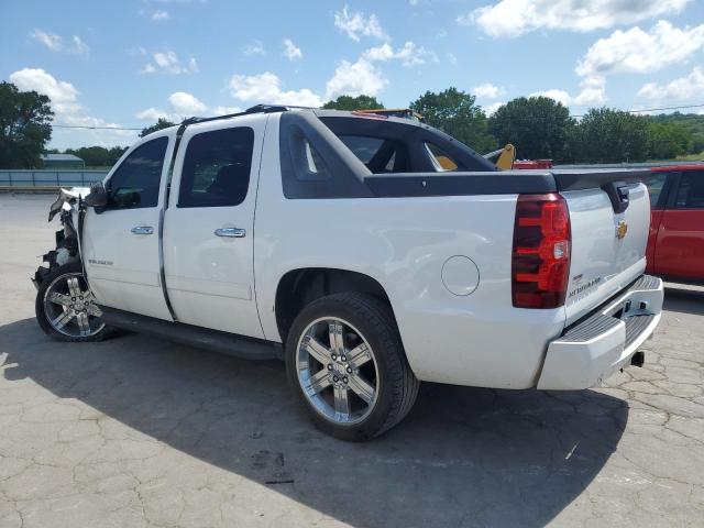 3GNTKEE78CG226658 - 2012 CHEVROLET AVALANCHE LS WHITE photo 2