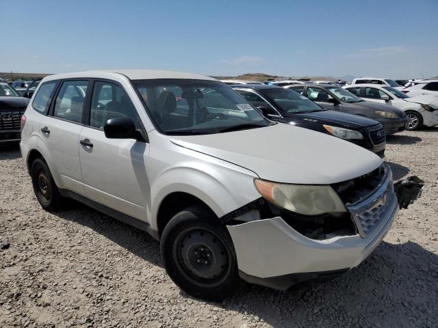 JF2SHBAC1BH723027 - 2011 SUBARU FORESTER 2.5X Biały zdjęcie 4