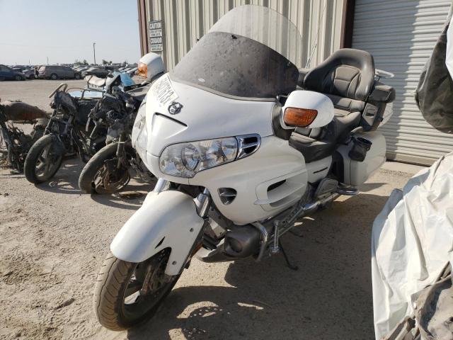 1HFSC47024A303056 - 2004 HONDA GL1800 WHITE photo 2