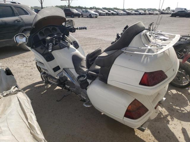 1HFSC47024A303056 - 2004 HONDA GL1800 WHITE photo 3