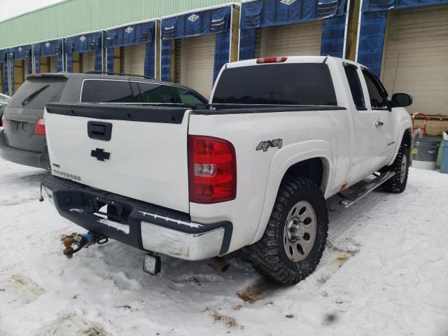 1GCRKPE34BZ166386 - 2011 CHEVROLET SILVERADO K1500 WHITE photo 4