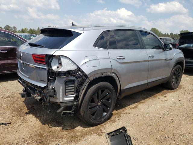 1V2KE2CA7PC221077 - 2023 VOLKSWAGEN ATLAS CROS SE Argent photo 3