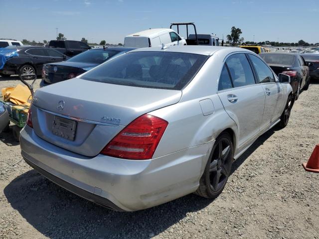 WDDNG8GB1AA355994 - 2010 MERCEDES-BENZ S 550 4MATIC SILVER photo 3