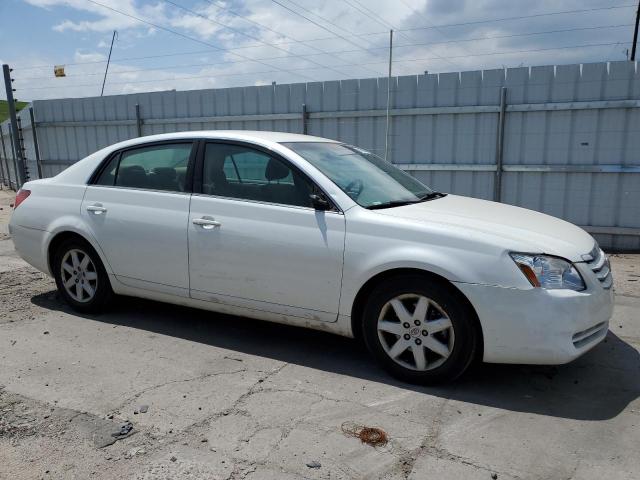 4T1BK36B27U214435 - 2007 TOYOTA AVALON XL WHITE photo 4